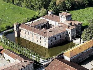 Castello di Padernello apre per la prima volta al pubblico