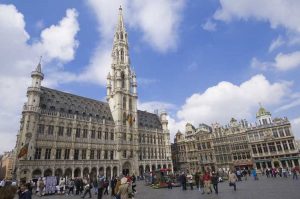 Il Belgio abolisce le ultime restrizioni Covid: ingresso libero anche per i turisti extra-Ue