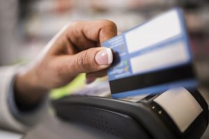 Addio a Pos e contanti, il futuro dei pagamenti è “tap and pay”