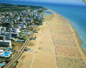 Soluzioni estive: Bibione punta sulla grande spiaggia immersa nel verde