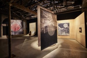 L’Oman debutta alla Biennale di Venezia con le opere di tre generazioni di artisti