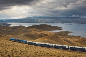 Tutto il fascino del Perù da scoprire in treno: un viaggio scenografico e sostenibile