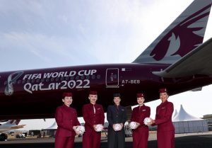 Qatar Airways a Farnborough con il B777 dedicato alla Fifa World Cup