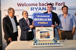 Ryanair sbarca a Forlì con un accordo di 5 anni e due rotte su Parlemo e Katowice