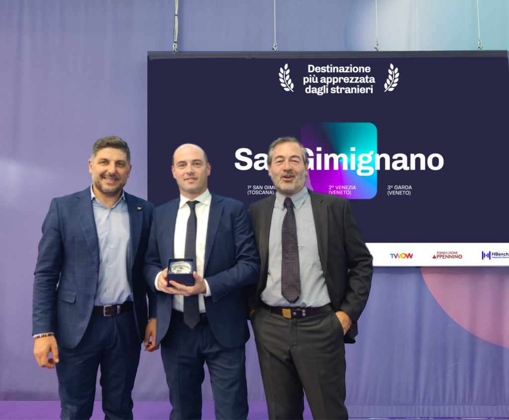 San Gimignano al TTG ritira il premio come meta preferita dagli stranieri