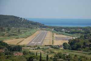 Aeroporto dell’Elba: i sindaci dell’Isola approvano il progetto di ampliamento