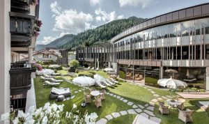 Gardena di Ortisei, eventi e serate per i 100 anni dell’hotel