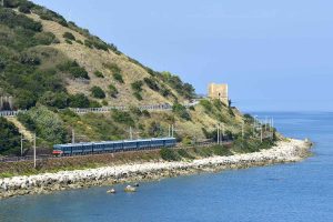 Fs, i treni storici tornano in Sicilia fra borghi e parchi archeologici. Si parte il 14 settembre