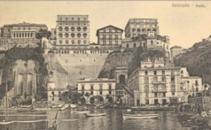 Il museo del Turismo entra nel Grand Hotel Excelsior Vittoria di Sorrento: inaugurata la sala 113