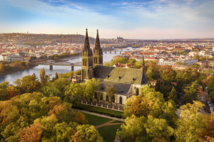 https://www.travelquotidiano.com/wp-content/uploads/2024/09/Vysehrad__DJI_0074-300x200.png