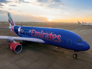 Emirates dedica una livrea speciale dell’A380 alla Nba 2024-25