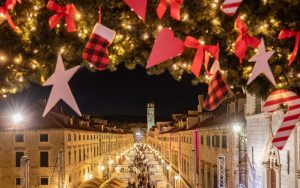 https://www.travelquotidiano.com/wp-content/uploads/2024/11/Dubrovnik-Winter-Festival-by-Grgo-Jelavic-300x188.jpg