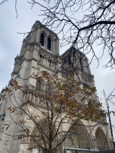 Castille Paris, una mostra e uno speciale pacchetto per la riapertura di Notre-Dame