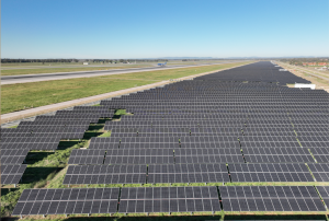 A Roma Fiumicino è nato il più grande impianto fotovoltaico aeroportuale d’Europa