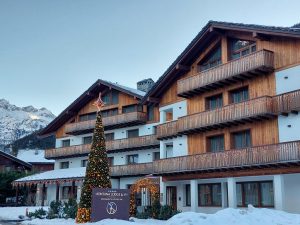 Montana Lodge & Spa: sport, relax e accoglienza alpina nello stile R Collection