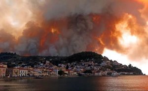 Astoi sugli incendi a Rodi: «Al lavoro con l’Unità di crisi della Farnesina»
