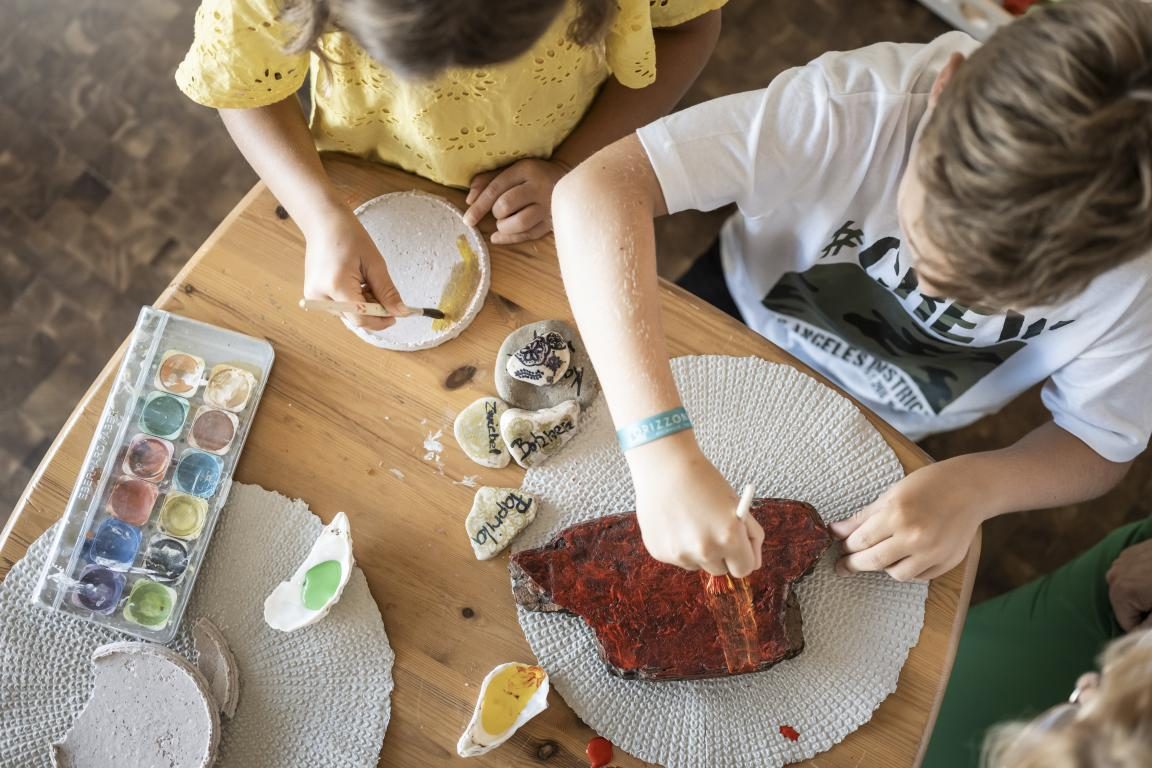 Aria aperta, magia e creatività con il Nature Programme by Familienhotels Südtirol