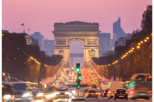 Francia da record: nel 2024 il contributo del turismo al Pil crescerà dell’8% sul 2019